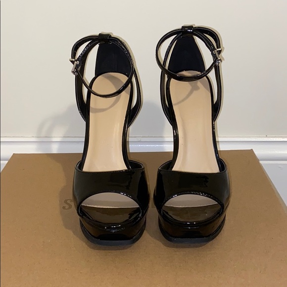 Black one strap wild diva heels - Picture 2 of 4